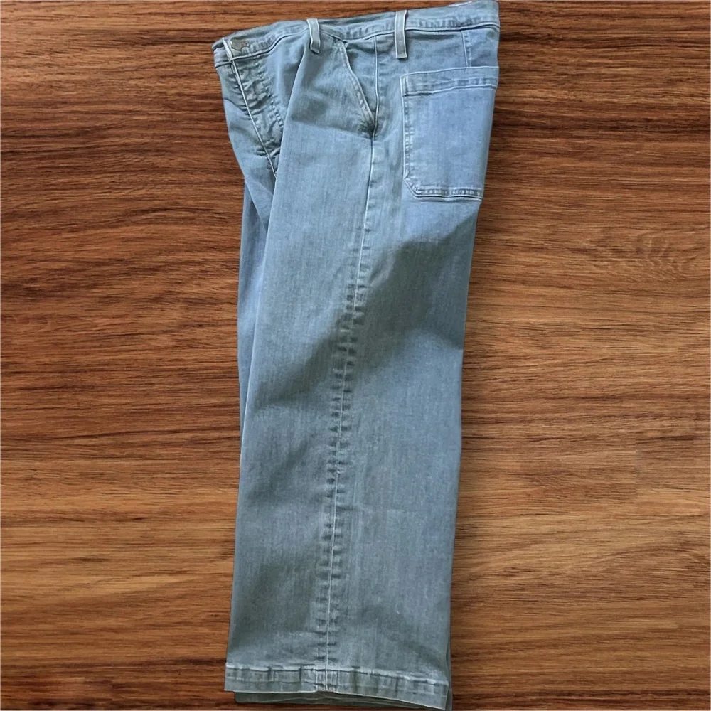 J.Crew Mercantile Size 31 Wide Leg Cropped Jeans Light Blue Denim Pockets Flaw